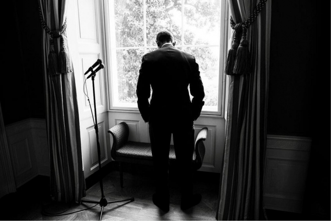 Obama sinh ng&agrave;y 4/8/1961 ở Honolulu, Hawaii. &Ocirc;ng l&agrave; con trai của &ocirc;ng Barack Hussein Obama Sr, một người Kenya v&agrave; Ann Dunham, người phụ nữ Mỹ da trắng&nbsp;đến từ bang Kansas. (Ảnh: Pete Souza)