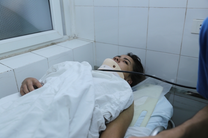 Nạn nh&acirc;n Bùi Thị Thoa đang được điều trị tại Bệnh viện Việt Đức