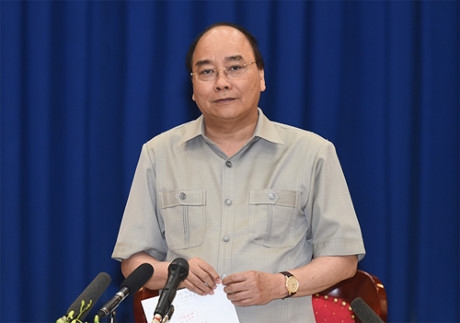 Thủ tướng Nguyễn Xu&acirc;n Ph&uacute;c tại buổi l&agrave;m việc với l&atilde;nh đạo tỉnh H&agrave; Nam s&aacute;ng 6/8.&nbsp;Ảnh: Vũ Dũng/VOV.