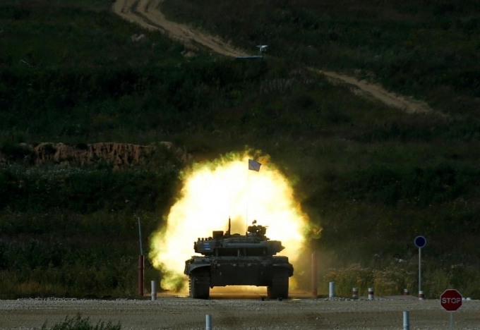 Hầu hết c&aacute;c quốc gia tham dự Tank biathlon 2016 đều sử dụng d&ograve;ng&nbsp;xe tăng T-72B3&nbsp;của Nga. Chỉ ri&ecirc;ng Trung Quốc sử dụng mẫu xe tăng của họ - Type 96B. (Ảnh: Reuters)