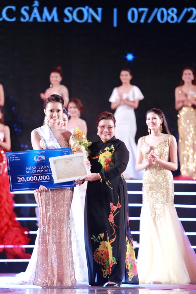 Giải Người đẹp du lịch thuộc về B&ugrave;i Thị Thu Trang.
