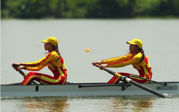 Hai tay ch&egrave;o Hồ Thị L&yacute;/Tạ Thanh Huyền sẽ tranh t&agrave;i tại b&aacute;n kết nh&oacute;m C/D1 rowing.