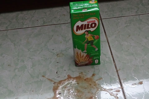 Hộp sữa Milo đặc sệt như ch&aacute;o.