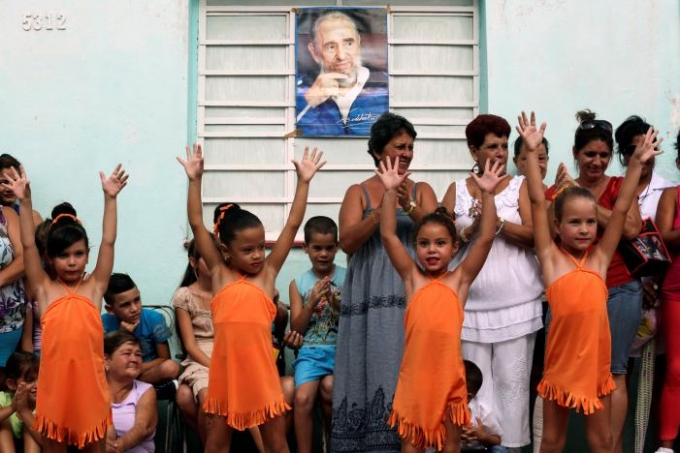 Fidel l&agrave; cựu l&atilde;nh tụ được nh&acirc;n d&acirc;n Cuba v&ocirc; c&ugrave;ng y&ecirc;u qu&yacute;. (Ảnh: Reuters)