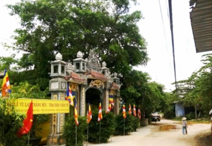 Cổng ch&ugrave;a Thanh Lam nơi xảy ra vụ việc.