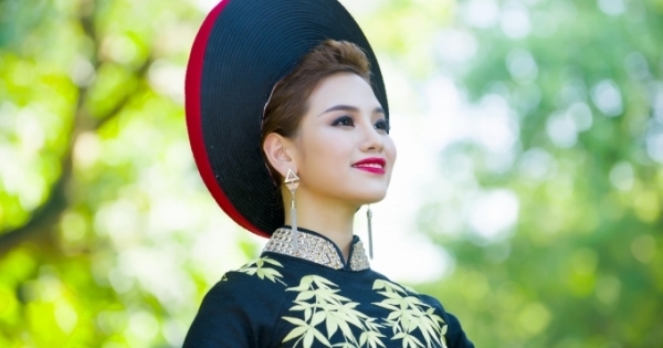 Người đẹp ảnh Mai Phương "sắc nét" trong bộ Quốc phục Việt Nam
