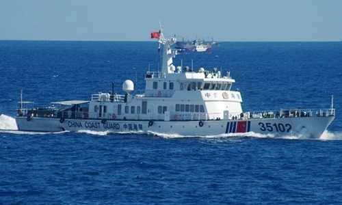 T&agrave;u hải cảnh Trung Quốc tới gần quần đảo Điếu Ngư/Senkaku tr&ecirc;n biển Hoa Đ&ocirc;ng. (Ảnh:&nbsp;AP)