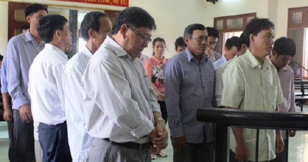 Phú Yên: Hoãn xét xử 16 cựu cán bộ huyện Đông Hoà