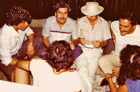 10 giai thoại về sự gi&agrave;u c&oacute; của tr&ugrave;m ma t&uacute;y Escobar