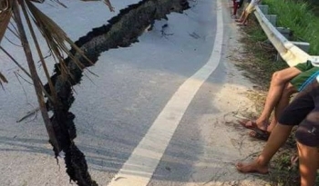 Yên Bái: Vết nứt khổng lồ trên quốc lộ 32C