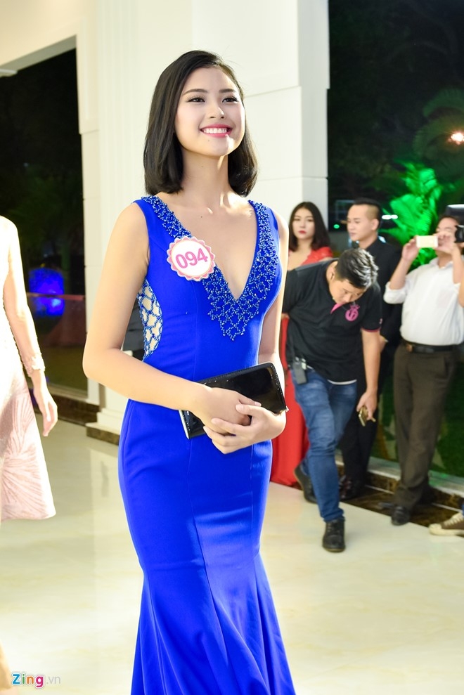 Đ&agrave;o Thị H&agrave;, ứng vi&ecirc;n s&aacute;ng gi&aacute; trong top 5 Hoa hậu Việt Nam 2016 diện đầm