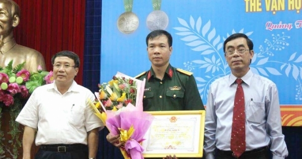 Xạ thủ Hoàng Xuân Vinh được vinh danh tại tại quê nhà Quảng Trị