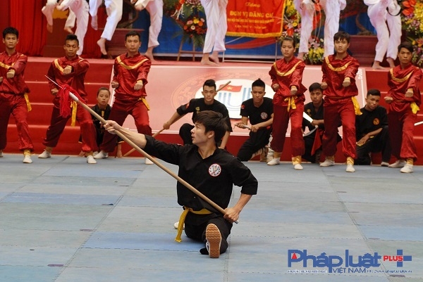 &Uacute;t Nguyễn tham gia biểu diễn trong Đại hội thể dục thể thao to&agrave;n quốc lần thứ V - 2015 được tổ chức tại trường Đại học Thể dục - Thể thao Bắc Ninh.