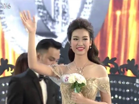 TƯỜNG THUẬT chung kết Hoa hậu Việt Nam 2016: Đỗ Mỹ Linh đăng quang.