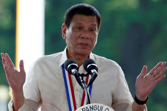 Tổng thống Duterte khẳng định sẽ kh&ocirc;ng dừng cuộc chiến chống tội phạm ma t&uacute;y cho đến khi nhổ cỏ tận gốc. (Ảnh: Reuters)