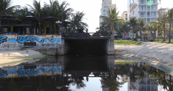 Đà Nẵng: Phát hiện công trình xây dựng khách sạn xả thải chui gây ô nhiễm bãi tắm Mỹ Khê