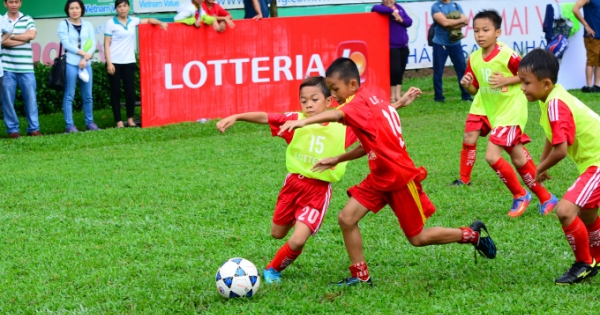 "Siêu cầu thủ nhí" tranh tài tại giải bóng đá Thách thức Lotteria Cup 2017