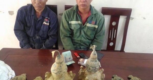 Bắt giữ hai đối tượng mang đồ cổ dởm lên miền núi Nghệ An lừa bán với giá cao