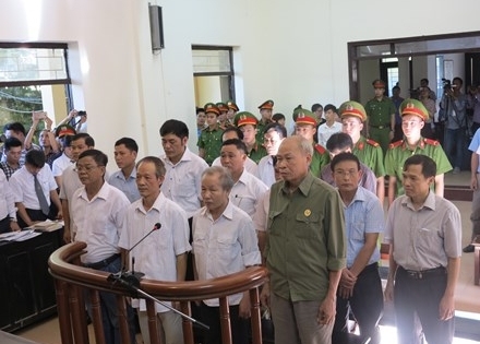 Xét xử vụ sai phạm đất đai tại Đồng Tâm: Đề nghị phạt tù 14 cán bộ liên quan