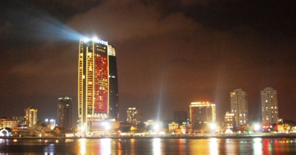 Đà Nẵng: Thí điểm thay thế hệ thống chiếu sáng công cộng bằng đèn LED