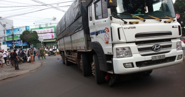 Đắk Lắk: Bị xe tải cán qua người, cô gái trẻ tử vong ngay tại chỗ