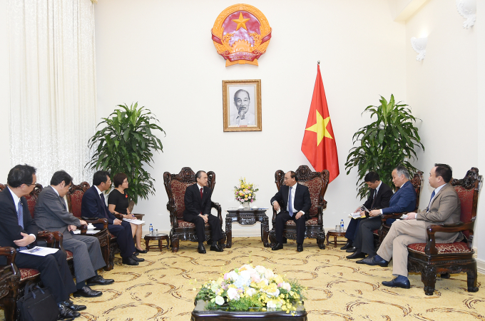 Thủ tướng Nguyễn Xu&acirc;n Ph&uacute;c tiếp tổng gi&aacute;m đốc c&ocirc;ng ty Tokyo Gas.