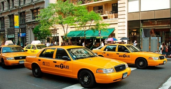 Taxi mặc “đồng phục” nhìn từ câu chuyện thế giới