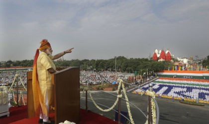 Thủ tướng Ấn Độ Narendra Modi ph&aacute;t biểu trong lễ kỷ niệm quốc kh&aacute;nh Ấn Độ.