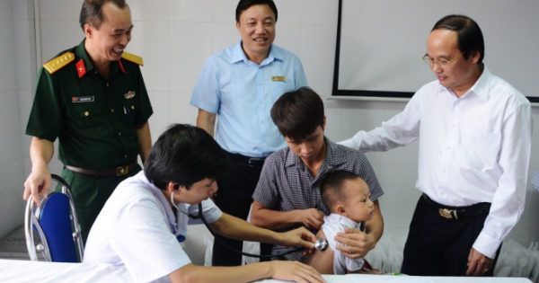 Phú Thọ: Khám sàng lọc miễn phí bệnh tim cho trẻ em nghèo
