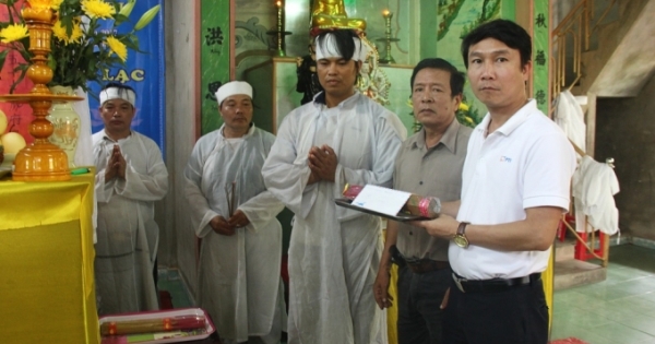 Công ty Bảo hiểm Bưu điện TT-Huế thăm nạn nhân vụ tai nạn thảm khốc ở Bình Định