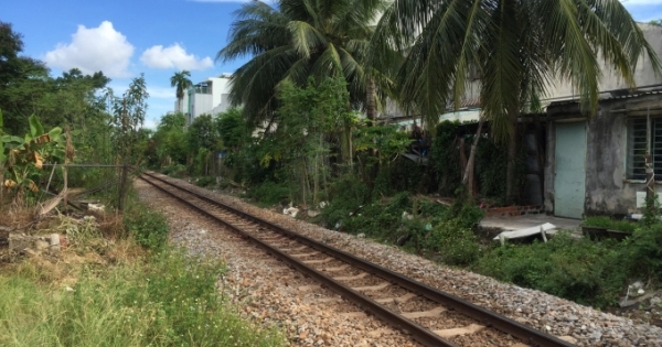 Đà Nẵng: Băng qua đường sắt không rào chắn, một người bị tàu hỏa đâm tử vong