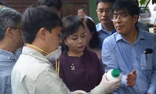 Bộ trưởng Bộ Y tế Nguyễn Thị Kim Tiến đ&atilde; trực tiếp 'thị s&aacute;t