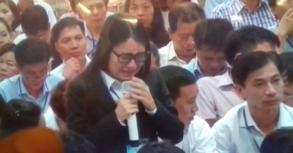 Diễn viên Quỳnh Tứ khóc tu tu khi trả lời Tòa trong phiên xử đại án OceanBank