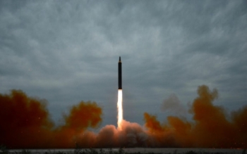 Phóng tên lửa Hwasong-12, Triều Tiên “dò đường” đánh đảo Guam?