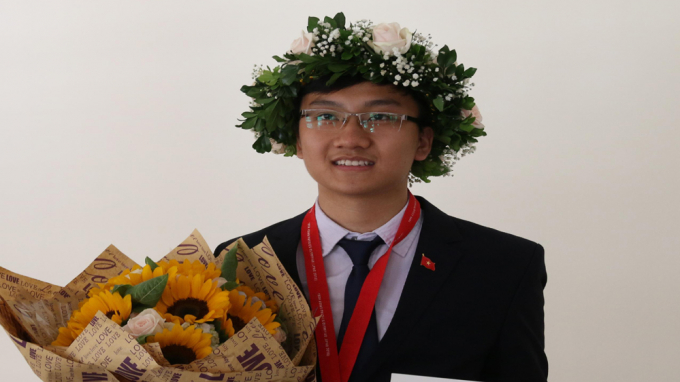 Em Trịnh Duy Hiếu, học sinh lớp 11, Trường THPT Chuy&ecirc;n Bắc Giang - Huy chương Bạc Olympic Vật l&yacute; quốc tế năm 2018.