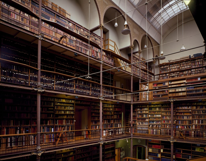 Thư viện Rijksmuseum ở Amsterdam, H&agrave; Lan: Thư viện được th&agrave;nh lập năm 1885. Đ&acirc;y l&agrave; thư viện nghi&ecirc;n cứu lịch sử nghệ thuật c&ocirc;ng cộng lớn nhất tại H&agrave; Lan.