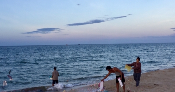 Thừa Thiên Huế: Đang làm rõ vụ thi thể nam thanh niên trôi dạt vào bờ biển