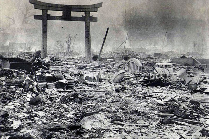Ng&agrave;y n&agrave;y năm xưa: Mỹ đ&aacute;nh bom nguy&ecirc;n tử, Hiroshima 'th&agrave;nh tro t&agrave;n'