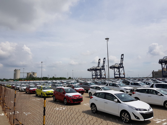 Nhiều d&ograve;ng xe của h&atilde;ng Toyota nhập khẩu về cảng Hiệp Phước TP HCM