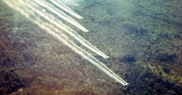Monsanto - Thủ phạm cung cấp chất độc màu da cam trong chiến tranh Việt Nam