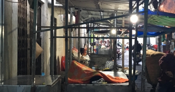 Bình Dương: Bàng hoàng phát hiện người đàn ông tử vong trong chợ Lái Thiêu lúc rạng sáng