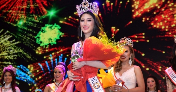 Người đẹp Jennifer Lê đăng quang Mrs. Vietnam World 2018