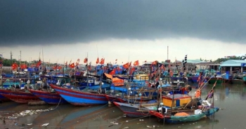 Tin nhanh ngày 14/8: Tâm bão số 4 nằm trên vùng biển Quảng Ninh - Nam Định