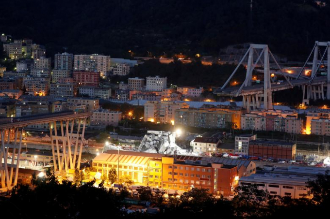 Cầu bị sập l&agrave; cầu Morandi thuộc tuyến cao tốc A10 ở th&agrave;nh phố cảng Genoa, miền bắc Italy.
