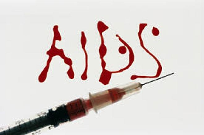 Kh&ocirc;ng phải mọi kim ti&ecirc;m d&iacute;nh m&aacute;u đều c&oacute; thể l&acirc;y nhiễm HIV.