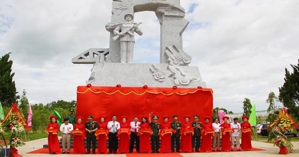 Khánh thành tượng đài Chiến sĩ Công an nhân dân vũ trang bảo vệ giới tuyến