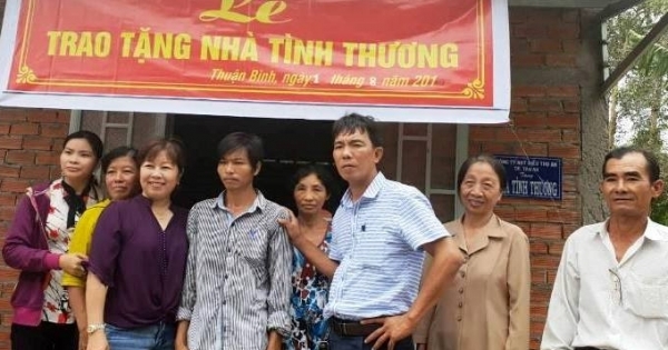 Long An: Trao tặng nhà tình thương cho hộ nghèo huyện Thạch Hóa
