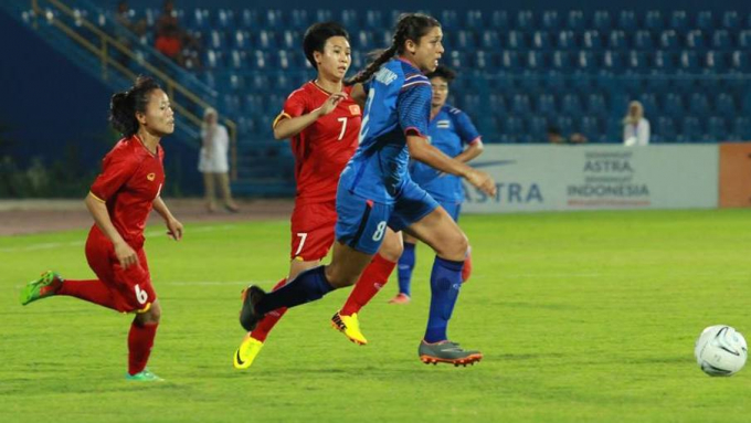 Đội tuyển nữ Th&aacute;i Lan thua đội tuyển nữ Việt Nam với tỉ số 2-3 tại v&ograve;ng bảng. (Ảnh: Goal.com)
