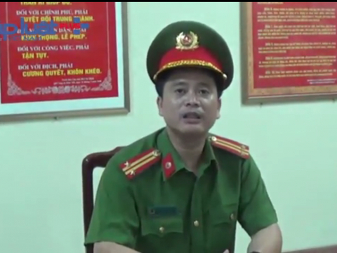 Trung t&aacute; Nguyễn Anh Sơn trao đổi với PV Phapluatplus.vn.