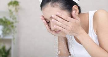 Rửa mặt đúng cách để bảo vệ làn da